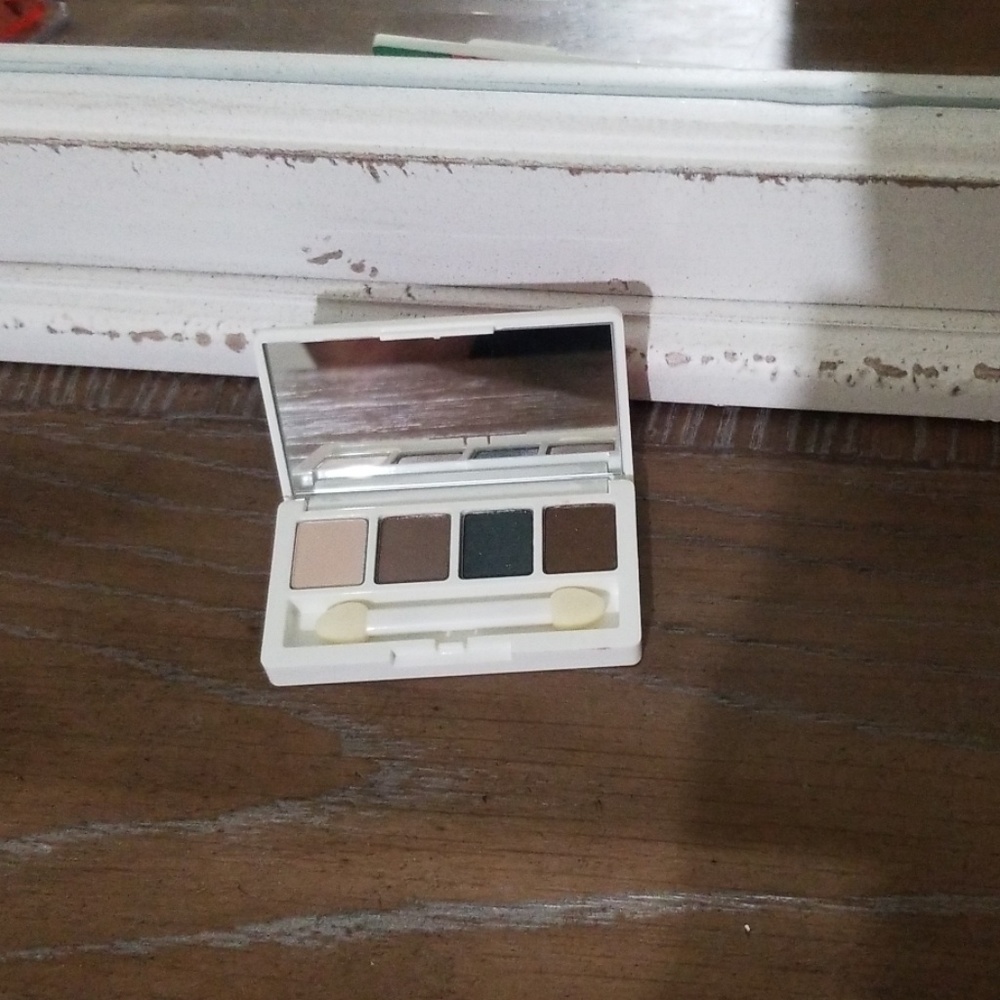NEW CLINIQUE ALL ABOUT SHADOW QUAD